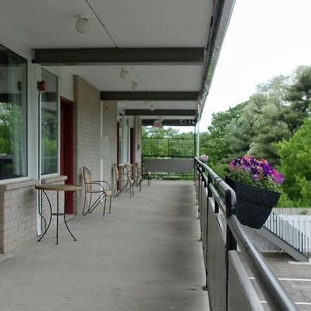 The Highlander Inn Niagara Bagian luar foto