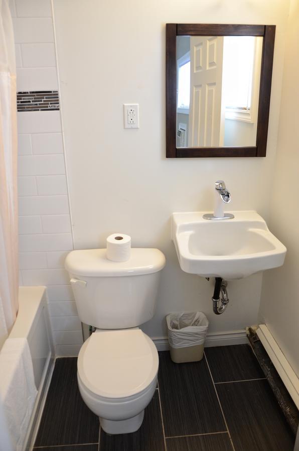 The Highlander Inn Niagara Bagian luar foto